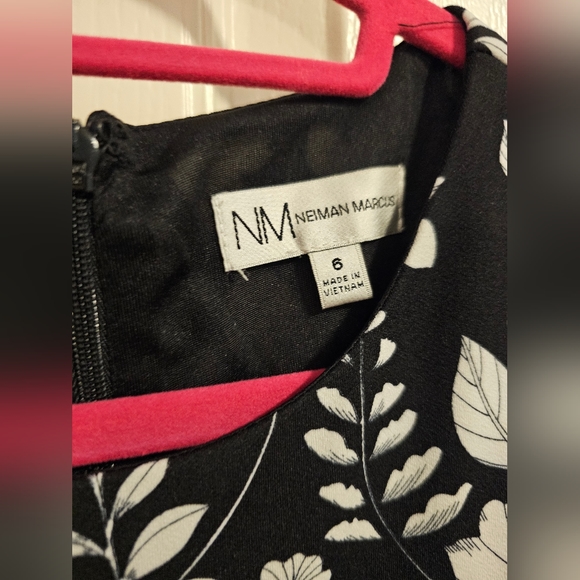 Neiman Marcus Floral Dress- Size 6 - Picture 3 of 7